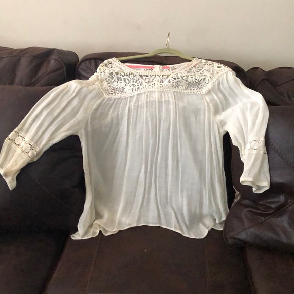 Soft Stylish Too with Lace accents - Picture 1 of 2